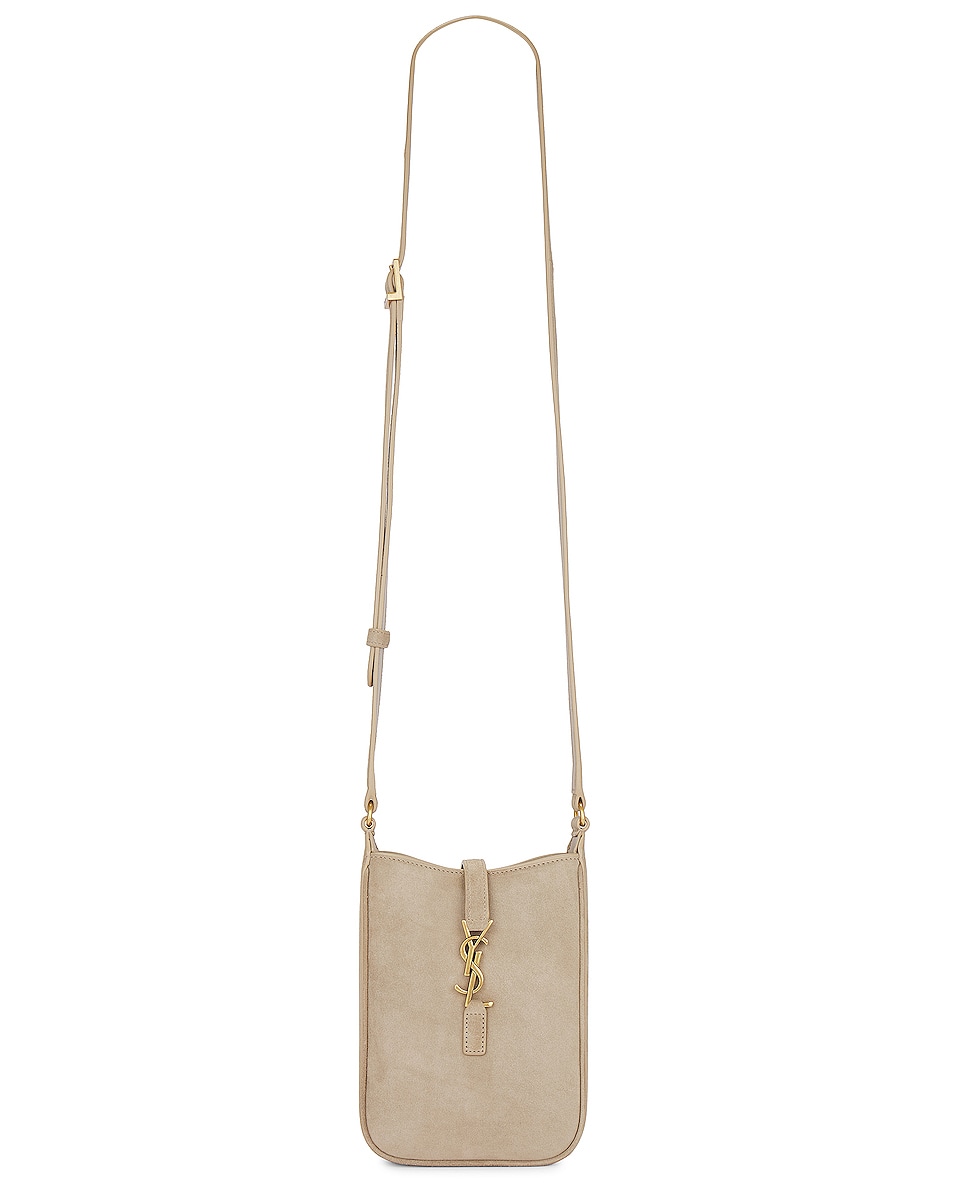 Сумка кросс-боди Saint Laurent Mini Le 5 A 7 Mini Vertical, цвет Matt Gold
Сумка кросс-боди Saint Laurent Mini Le 5 A 7 Mini Vertical, цвет Matt Gold
