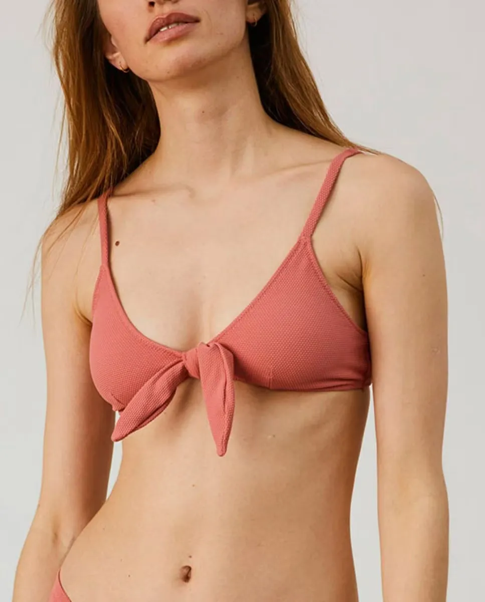 Верх бикини с бантом из ткани пике Bohodot, розовый
Верх бикини с бантом из ткани пике Bohodot, розовый