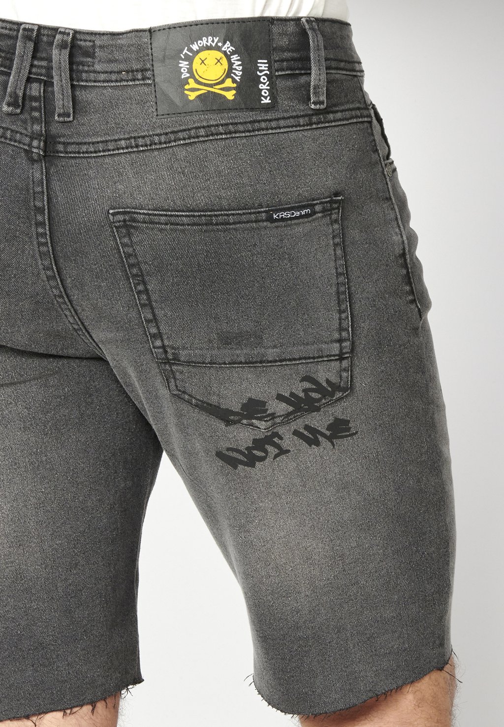 Джинсовые шорты Bermuda Cowboy Strecth Regular Fit Koroshi, деним черный деним
Джинсовые шорты Bermuda Cowboy Strecth Regular Fit Koroshi, деним черный деним