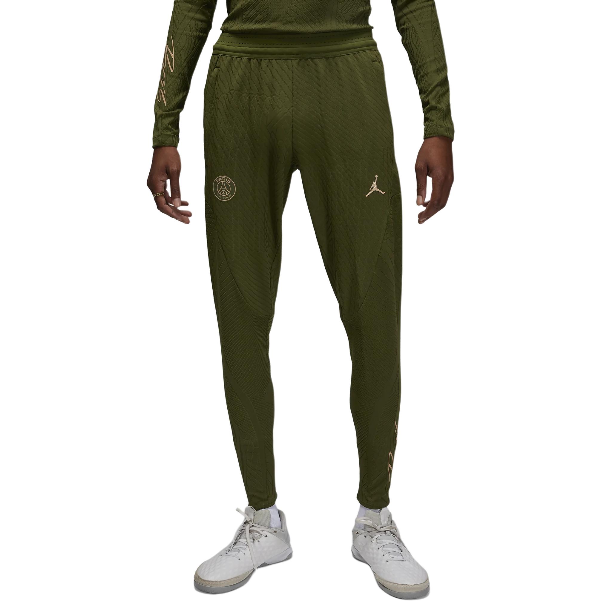 Футбольные шорты мужские зеленые Jordan, зеленый
Футбольные шорты мужские зеленые Jordan, зеленый