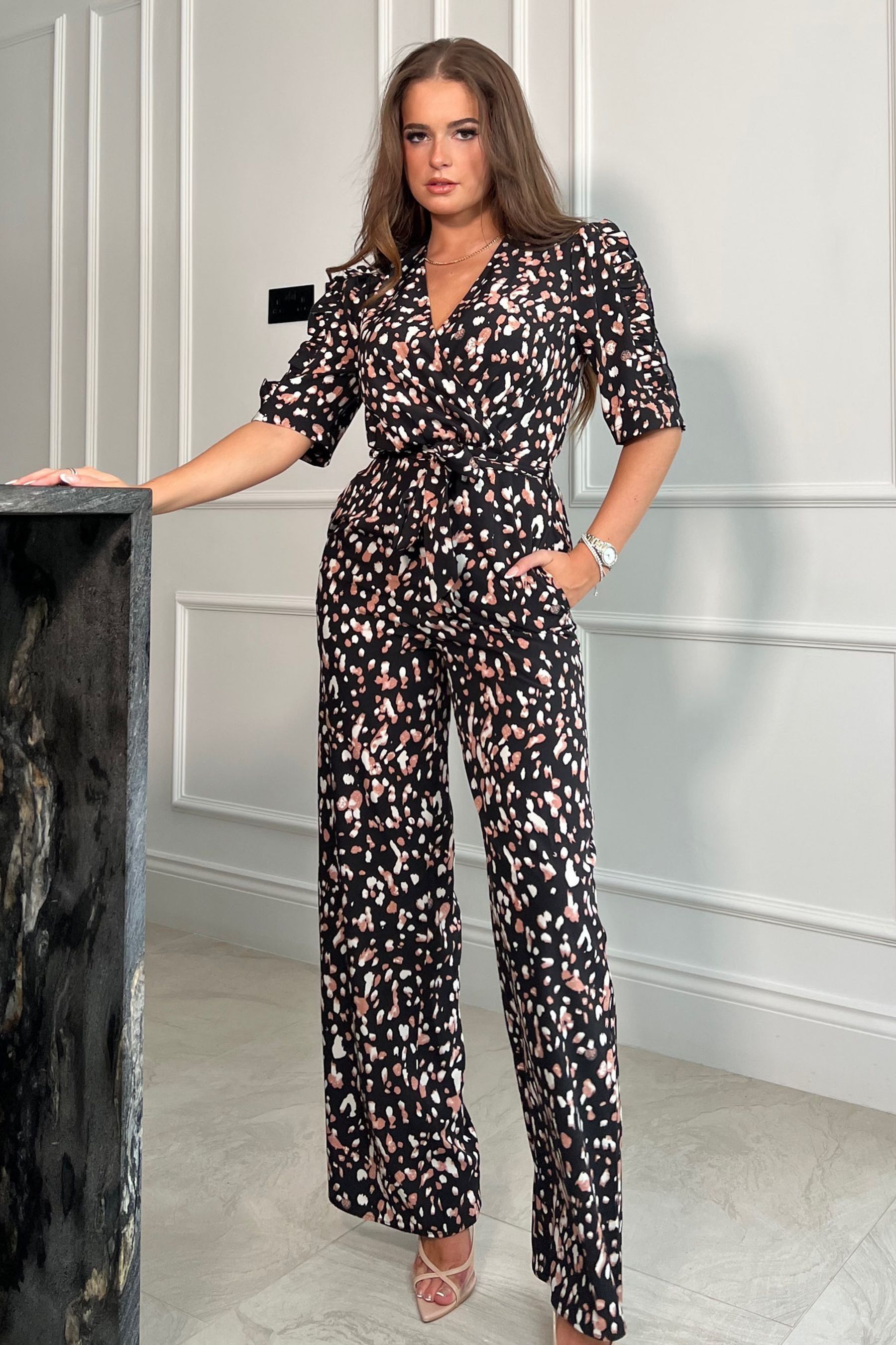 Комбинезон с широкими штанинами и рукавами фонариками Fizz Girl In Mind, черный
Комбинезон с широкими штанинами и рукавами фонариками Fizz Girl In Mind, черный