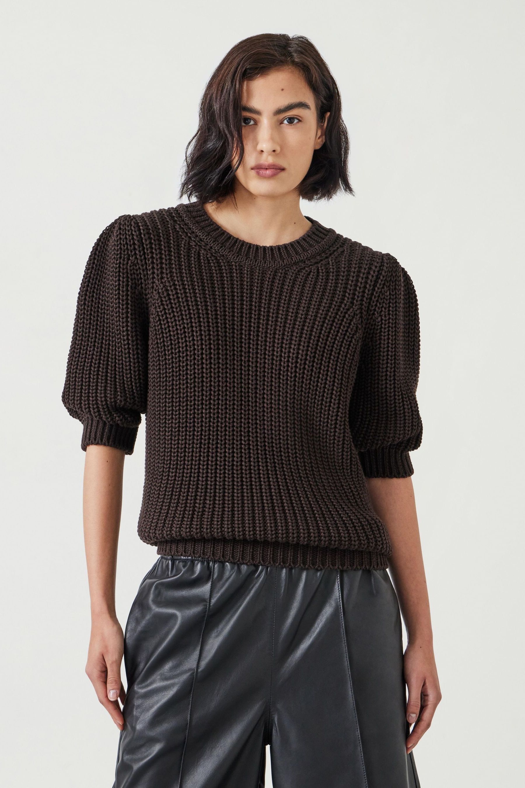 Топ Jessie из 100% хлопка в рубчик Hush, коричневый
Топ Jessie из 100% хлопка в рубчик Hush, коричневый