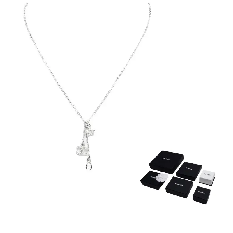 Chanel Женское серебряное ожерелье
Chanel Женское серебряное ожерелье