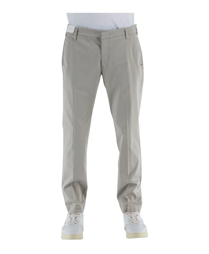 Прямые хлопчатобумажные брюки с карманами американского типа. Entre Amis, серый
Прямые хлопчатобумажные брюки с карманами американского типа. Entre Amis, серый