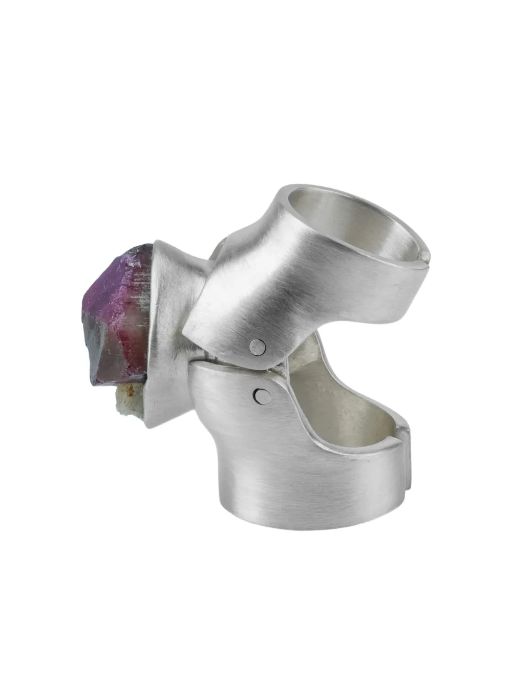 Серебряное кольцо из коллаборации с Fangophilia Parts Of Four
Серебряное кольцо из коллаборации с Fangophilia Parts Of Four