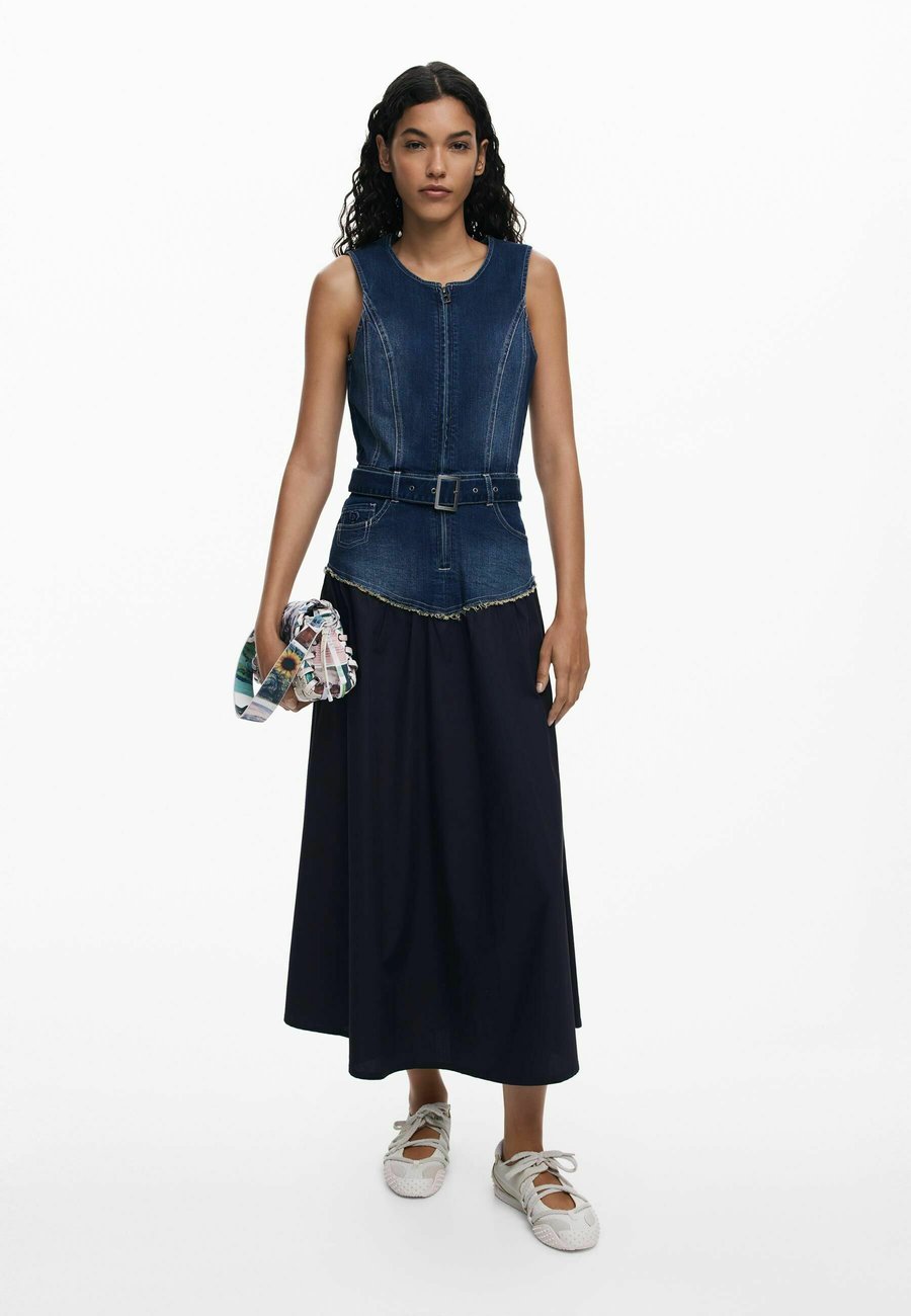 Платье Desigual COMBINED , Black
Платье Desigual COMBINED , Black