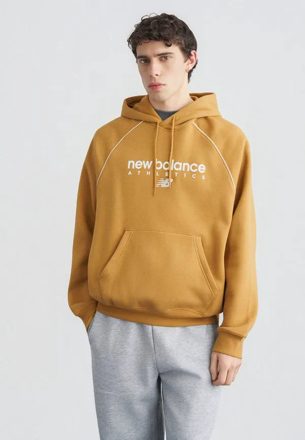Худи унисекс с линейным графическим рисунком New Balance, Stucco
Худи унисекс с линейным графическим рисунком New Balance, Stucco