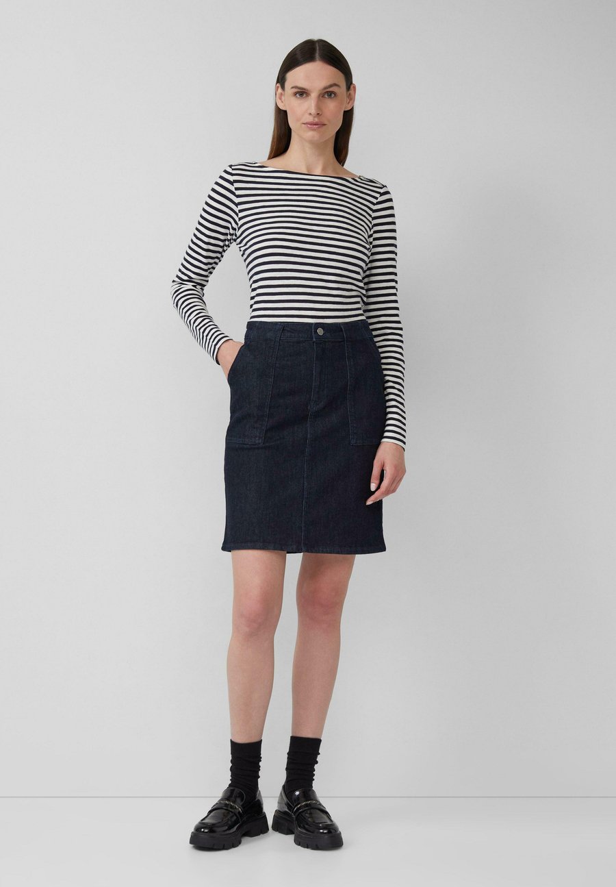 Юбка s.Oliver MIT GÜRTELSCHLAUFEN, Dunkelblau/Rinsed Denim
Юбка s.Oliver MIT GÜRTELSCHLAUFEN, Dunkelblau/Rinsed Denim