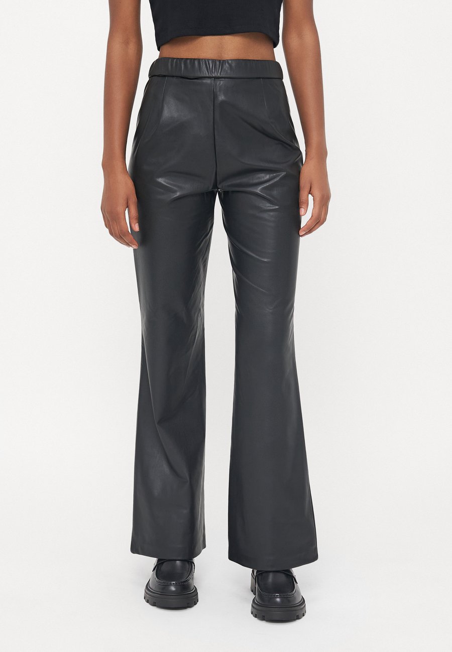 Брюки ONLY Petite ONLJESSIE PANTS , Black
Брюки ONLY Petite ONLJESSIE PANTS , Black