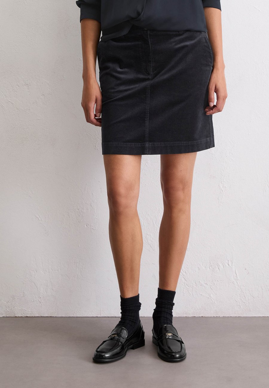 Юбка Marc O'Polo Mini skirt, Deep Night Blue/Dark Blue
Юбка Marc O'Polo Mini skirt, Deep Night Blue/Dark Blue