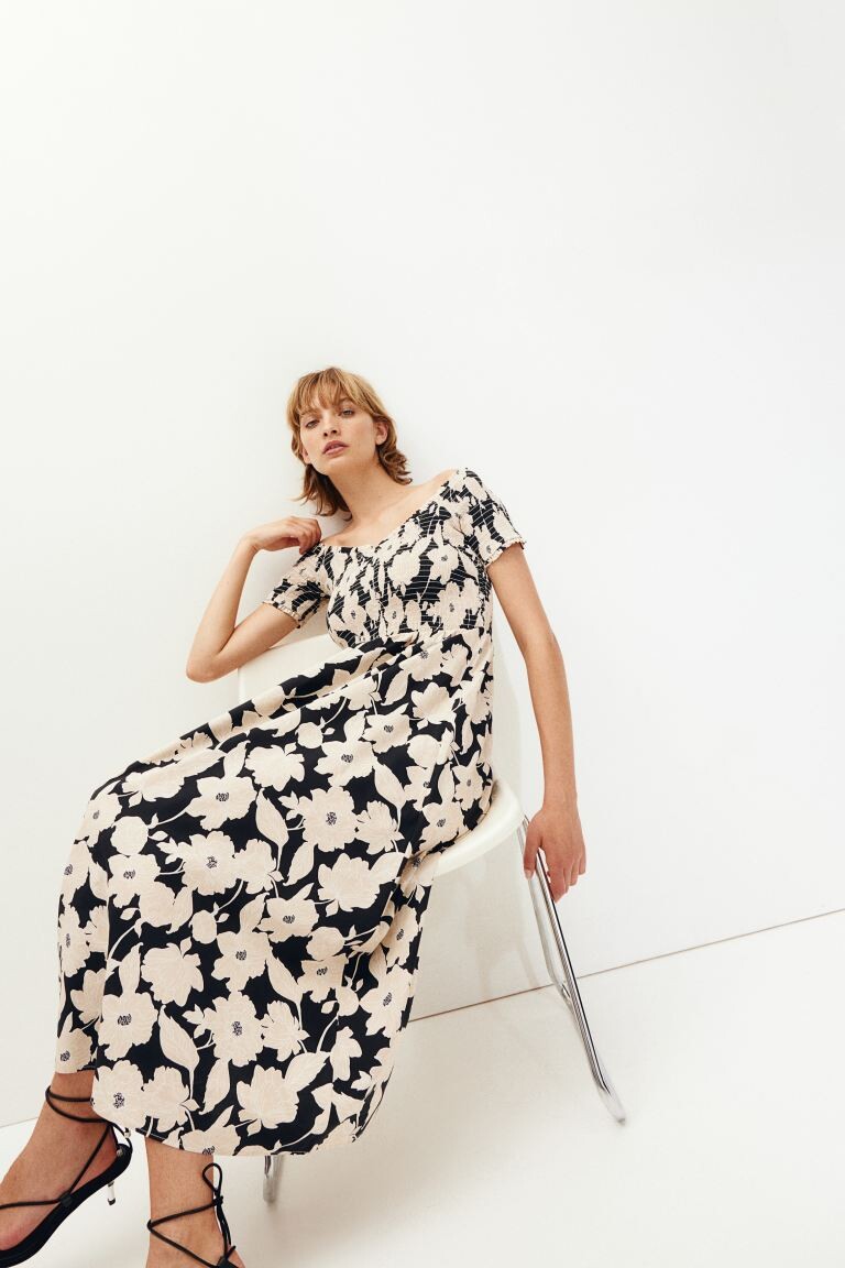 Присборенное платье с открытыми плечами H&M, черный
Присборенное платье с открытыми плечами H&M, черный