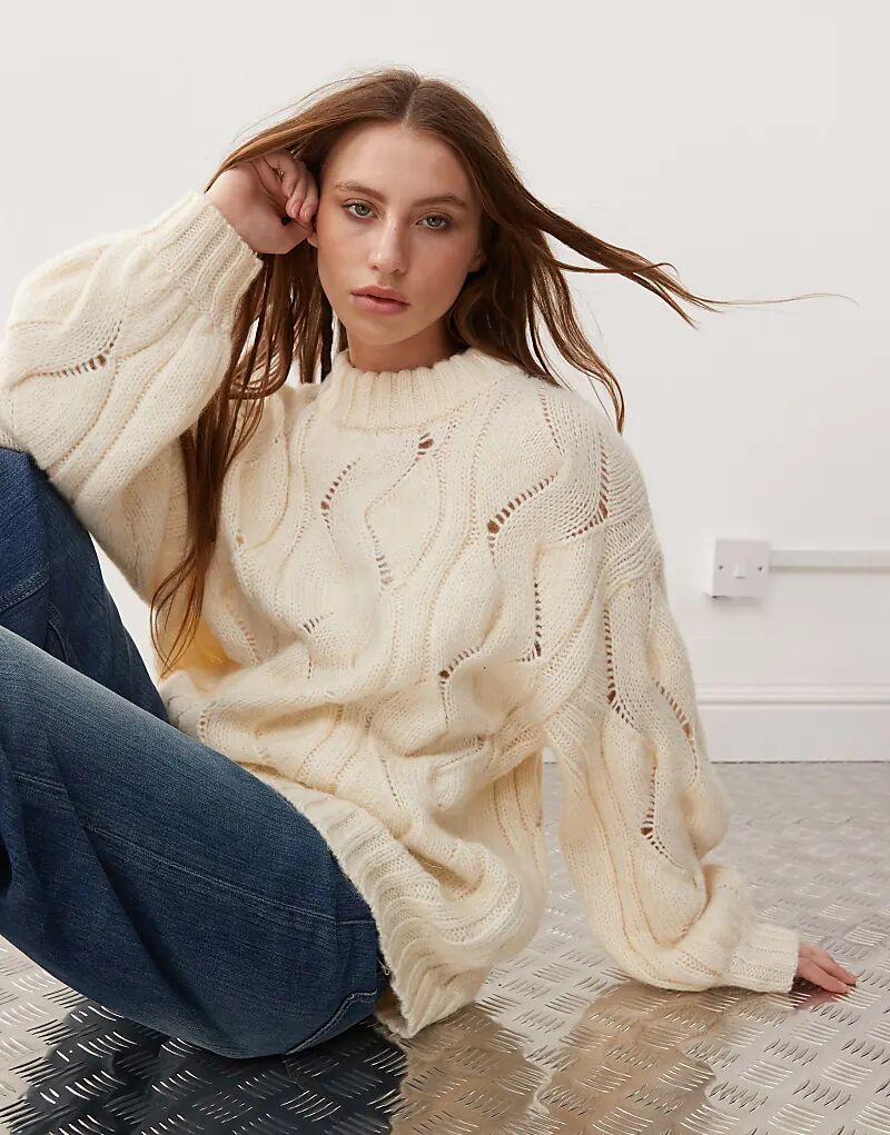 Свободный свитер с круглым вырезом, связанный косами, в цвете «кремовый» Monki
Свободный свитер с круглым вырезом, связанный косами, в цвете «кремовый» Monki