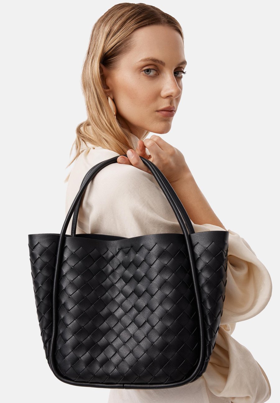 Сумка-шоппер L37 PETITE BASKET, Black
Сумка-шоппер L37 PETITE BASKET, Black