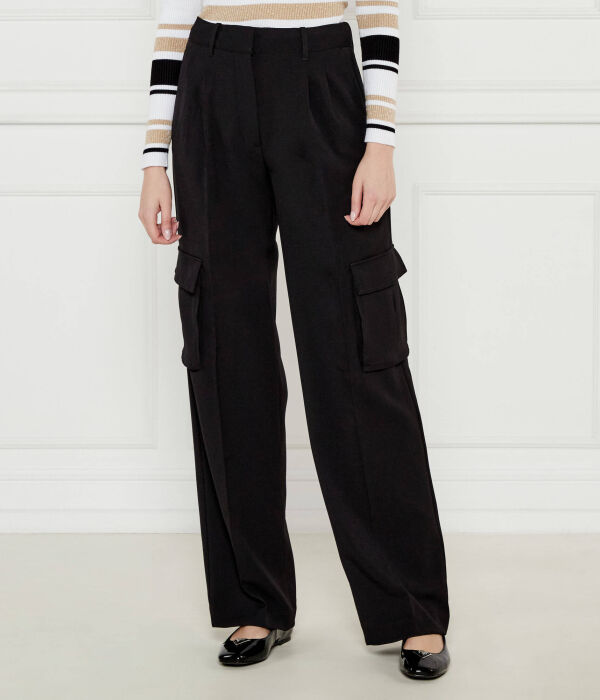 Брюки-карго женские Guess Jeans с накладными карманами, черный
Брюки-карго женские Guess Jeans с накладными карманами, черный