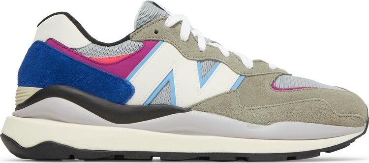 Кроссовки New Balance 57/40 'Incubation Pack - Grey Pink Zing', серый
Кроссовки New Balance 57/40 'Incubation Pack - Grey Pink Zing', серый