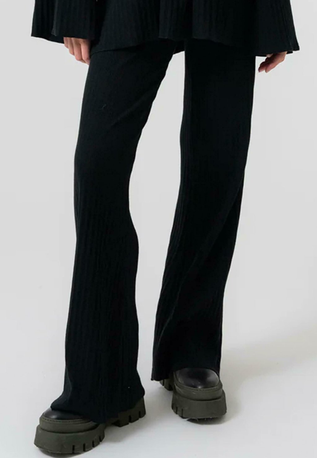 Брюки LYLE OH APRIL, черный
Брюки LYLE OH APRIL, черный