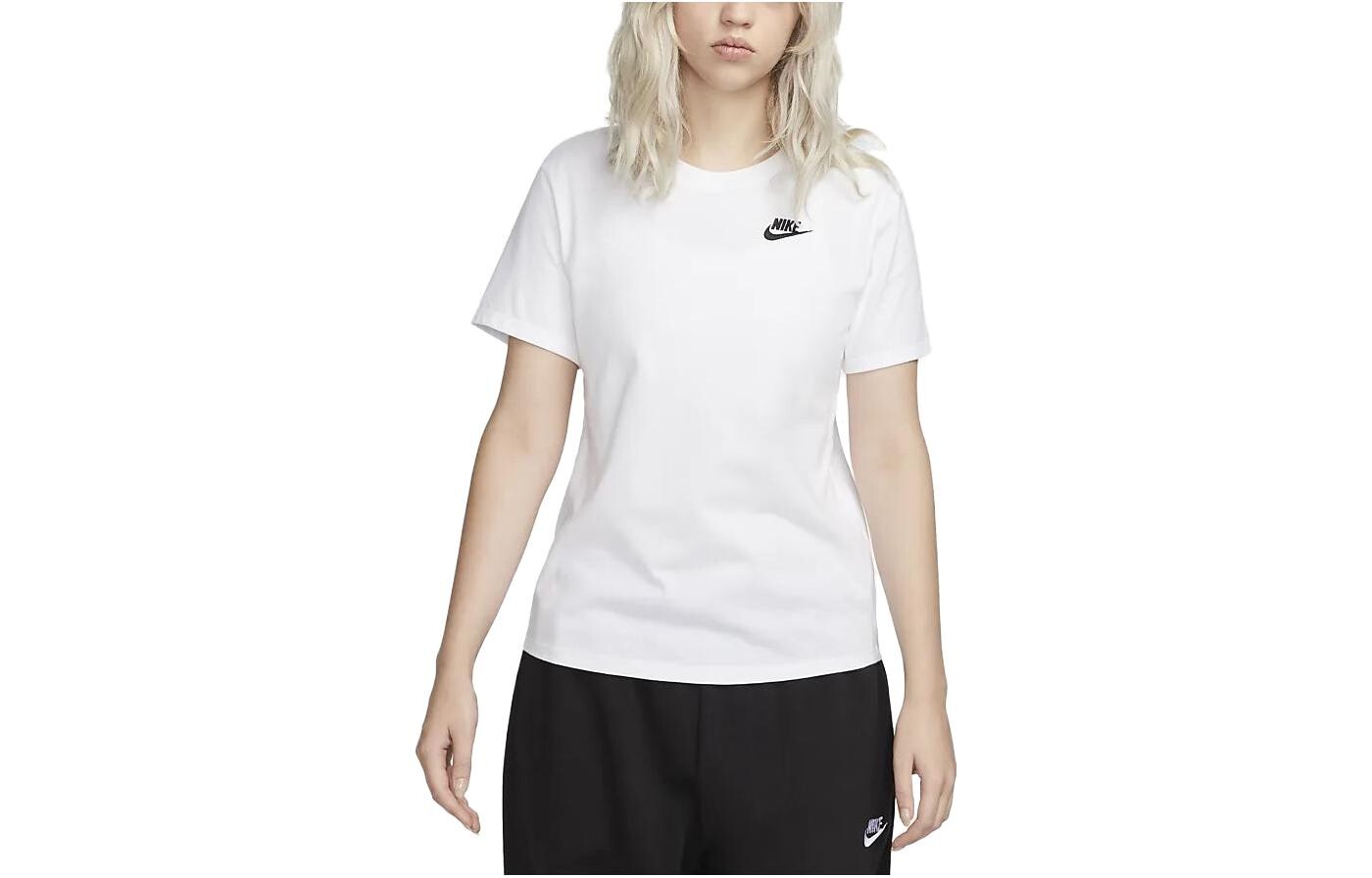 Футболка женская белая Nike
Футболка женская белая Nike