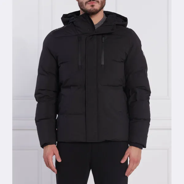 Куртка стандартного кроя Tommy Hilfiger, черный
Куртка стандартного кроя Tommy Hilfiger, черный