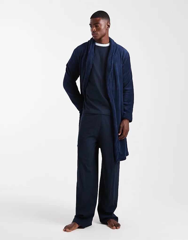 Пушистый халат Brave Soul темно-синего цвета
Пушистый халат Brave Soul темно-синего цвета