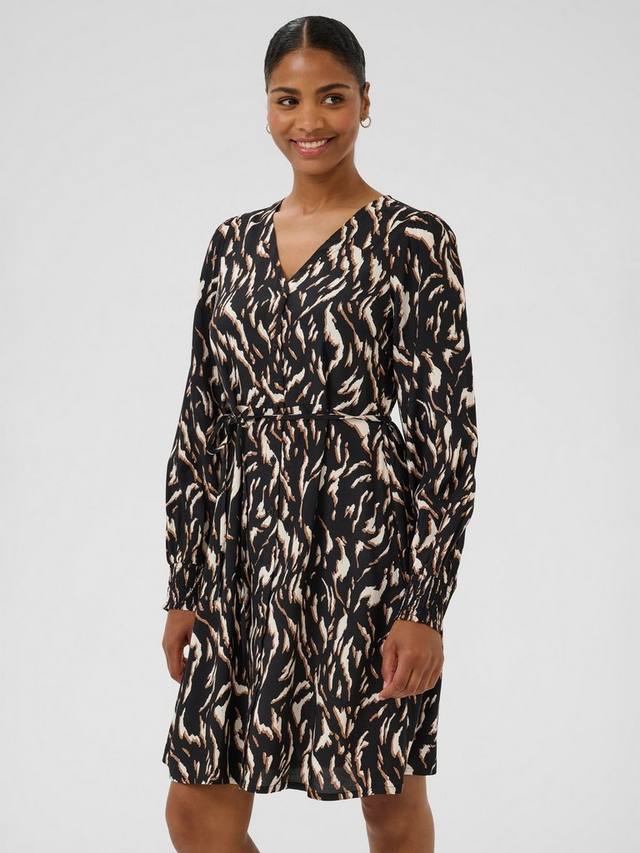 Платье миди с V-образным вырезом Mille в стиле animal print KAFFE
Платье миди с V-образным вырезом Mille в стиле animal print KAFFE