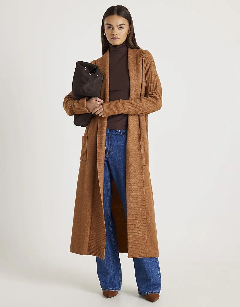 Длинный вязаный кардиган River Island с поясом коричневого цвета
Длинный вязаный кардиган River Island с поясом коричневого цвета