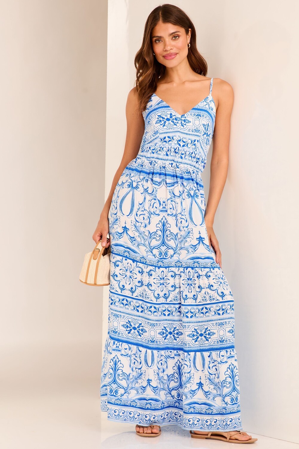 Платье макси на бретельках с ярусами для летнего отпуска Lipsy, синий
Платье макси на бретельках с ярусами для летнего отпуска Lipsy, синий