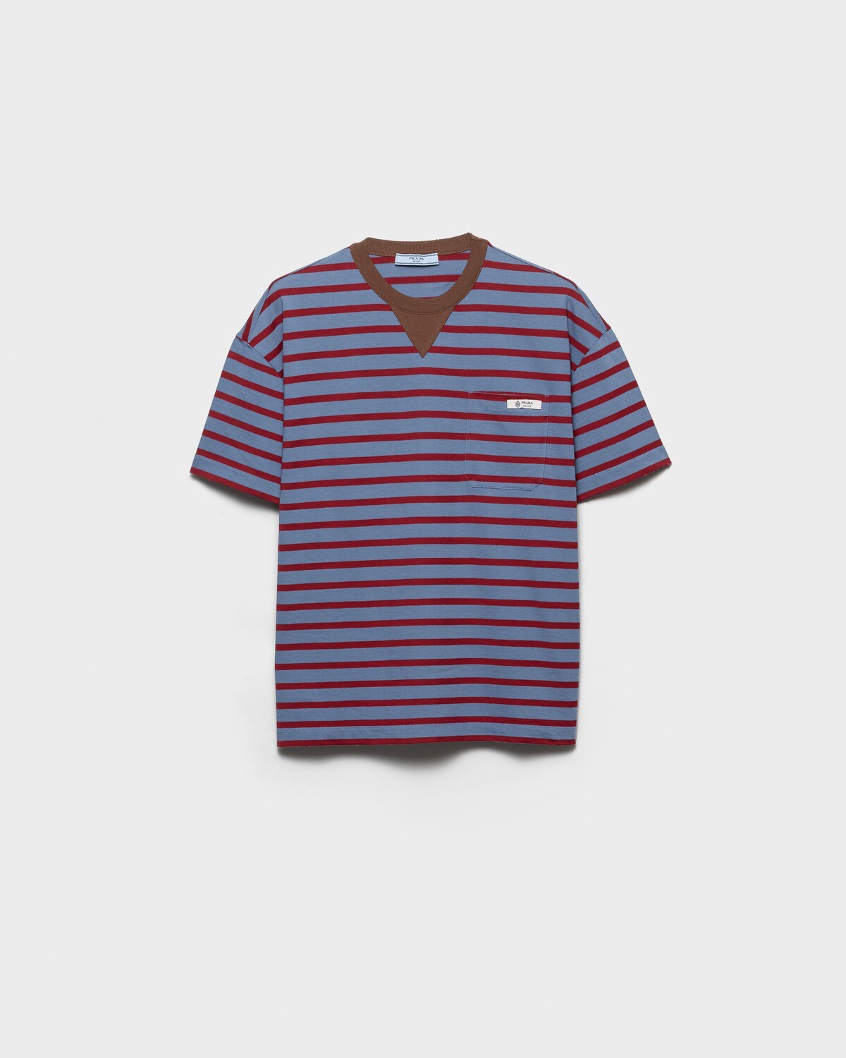 Объемная полосатая футболка из джерси Prada, голубой (цвет военно-воздушных сил) / аманта (амарант), Синий, Объемная полосатая футболка из джерси Prada, голубой (цвет военно-воздушных сил) / аманта (амарант)
Объемная полосатая футболка из джерси Prada, голубой (цвет военно-воздушных сил) / аманта (амарант), Синий, Объемная полосатая футболка из джерси Prada, голубой (цвет военно-воздушных сил) / аманта (амарант)