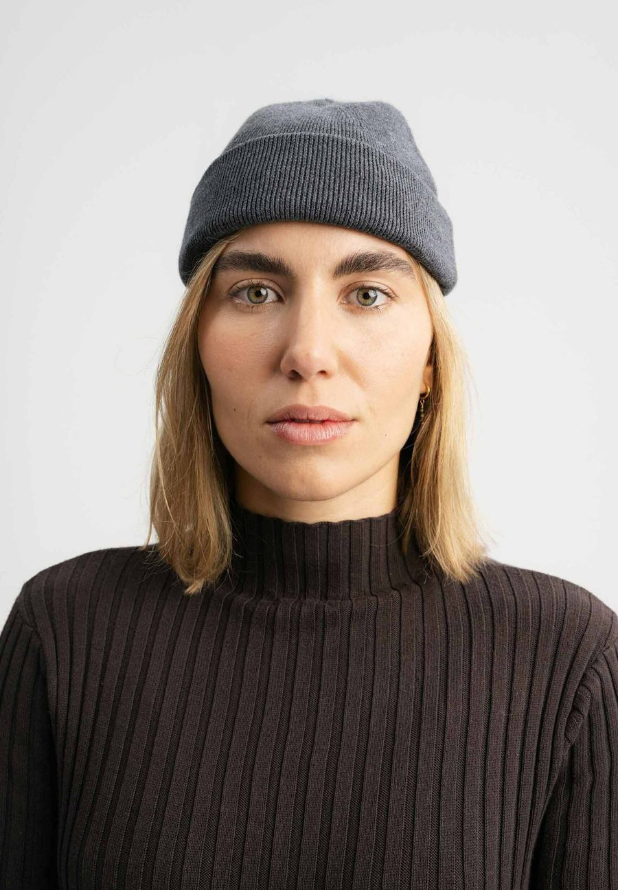 Шапка MELA UNISEX, Anthrazit Melange/Anthracite
Шапка MELA UNISEX, Anthrazit Melange/Anthracite