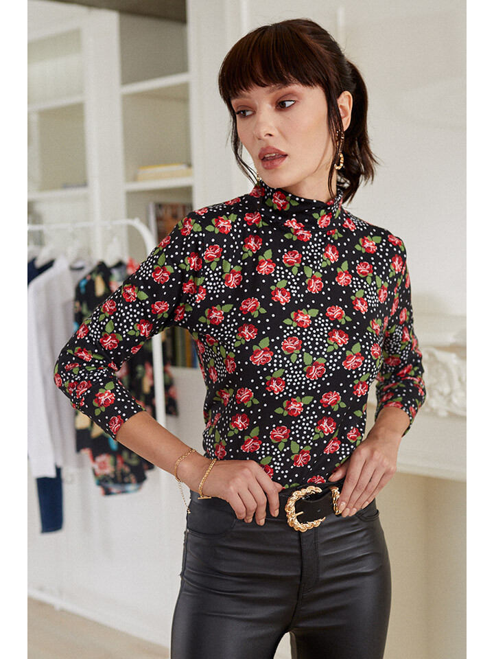 Лонгслив Milan Kiss, черный
Лонгслив Milan Kiss, черный