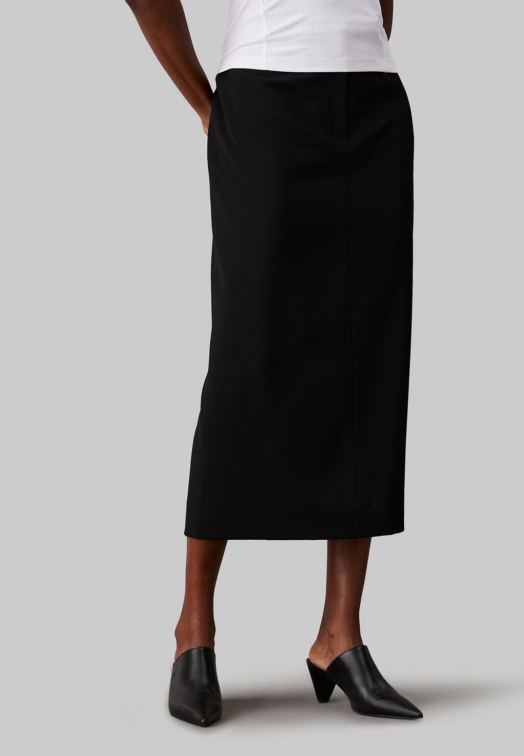 Юбка-карандаш SOFT TAILOR MODERN Calvin Klein, черный
Юбка-карандаш SOFT TAILOR MODERN Calvin Klein, черный