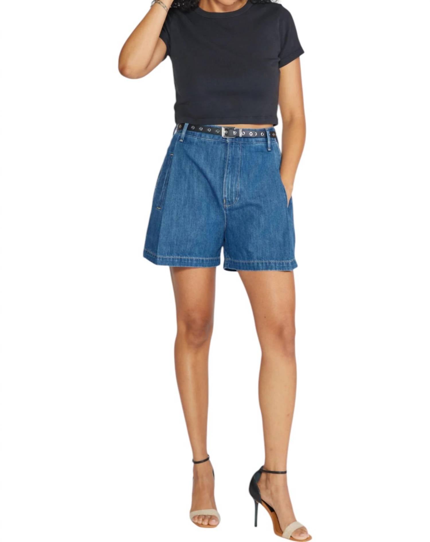 Max плиссированные шорты в Lagoonbay ETICA
Max плиссированные шорты в Lagoonbay ETICA