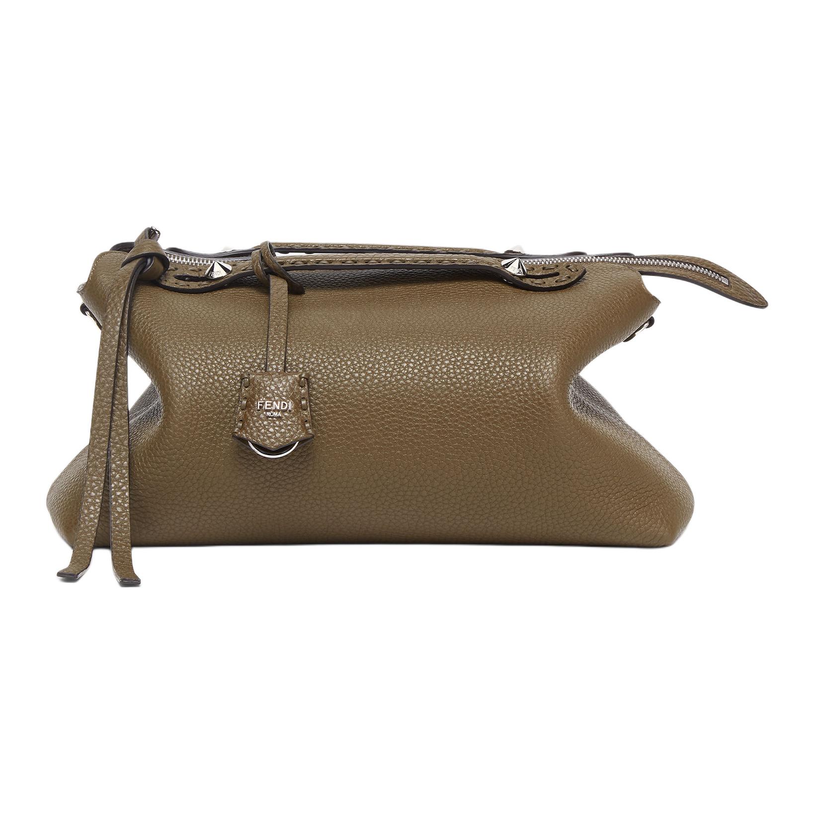 By The Way Серия Кожа Теленка Одноплечевая Сумка Большая Женская Зеленая FENDI
By The Way Серия Кожа Теленка Одноплечевая Сумка Большая Женская Зеленая FENDI