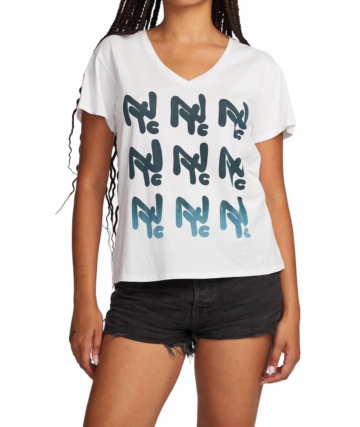 Нью-Йоркская графическая футболка в белом Chaser
Нью-Йоркская графическая футболка в белом Chaser