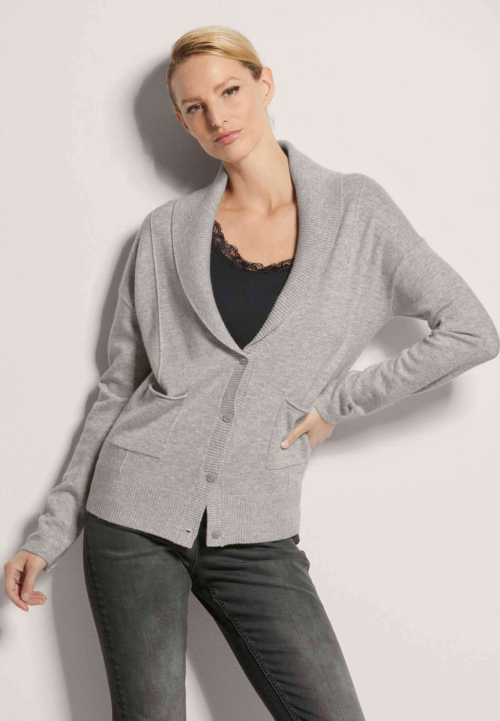 Кардиган MADELEINE, серый
Кардиган MADELEINE, серый