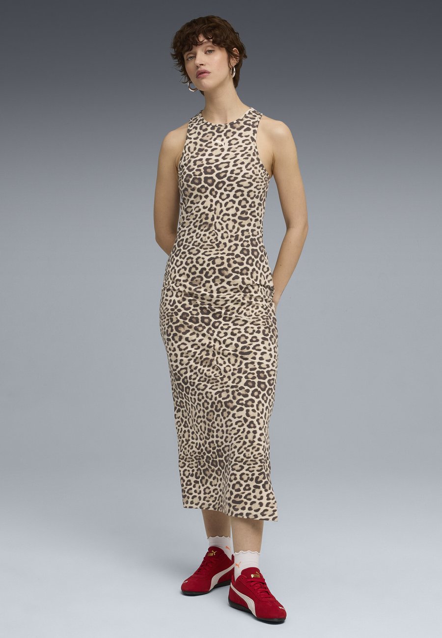 Платье Puma LEO LUXE SLIM AOP , Alpine Snow Ice Coffee/Brown
Платье Puma LEO LUXE SLIM AOP , Alpine Snow Ice Coffee/Brown