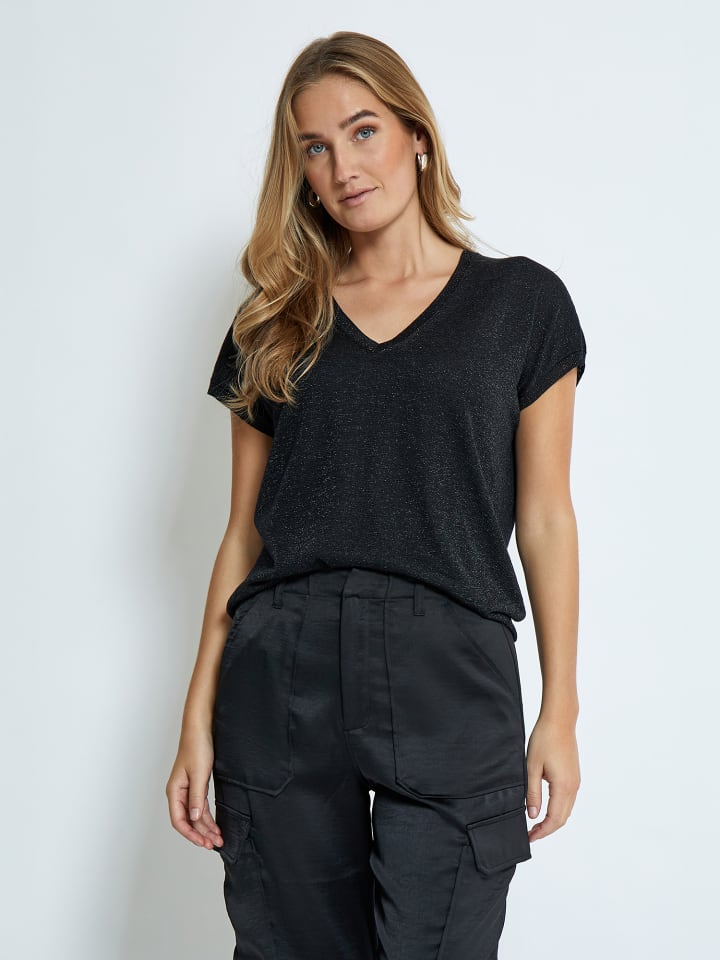 Футболка цвета черный металлик minus
Футболка цвета черный металлик minus