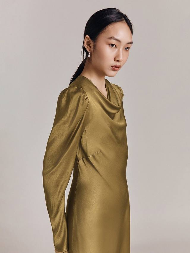 Макси-платье фрэнки с капюшоном на шее Ghost, оливковый
Макси-платье фрэнки с капюшоном на шее Ghost, оливковый