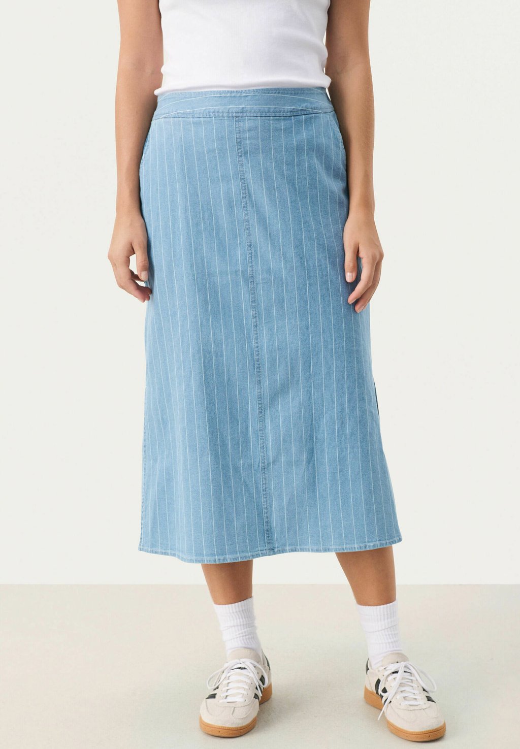 Джинсовая юбка LIZZIE - A-line skirt Part Two, цвет Stripe Light Denim
Джинсовая юбка LIZZIE - A-line skirt Part Two, цвет Stripe Light Denim