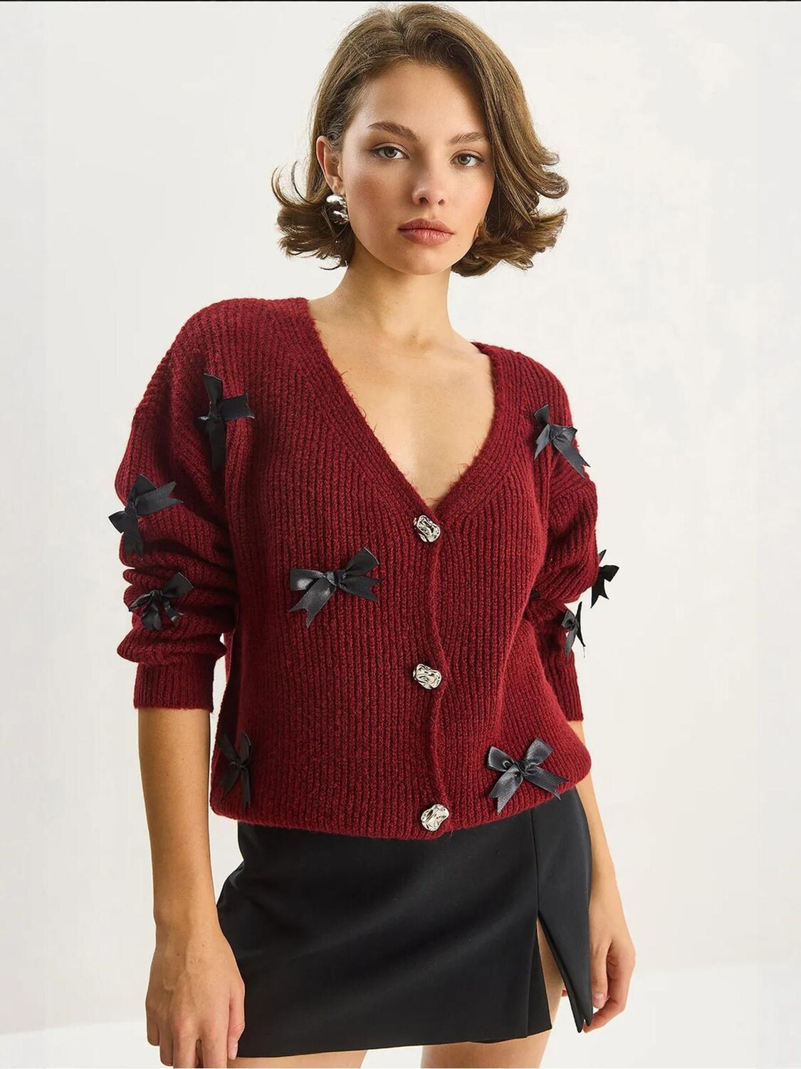 Bianco Lucci Кардиган вязаный в бордовом цвете
Bianco Lucci Кардиган вязаный в бордовом цвете