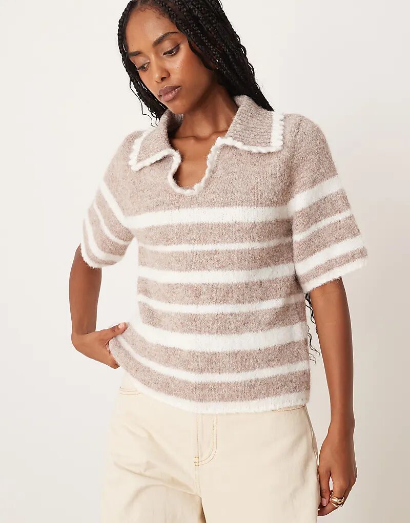 Трикотажное поло ASOS DESIGN с короткими рукавами и оборкой в кремовую полоску
Трикотажное поло ASOS DESIGN с короткими рукавами и оборкой в кремовую полоску