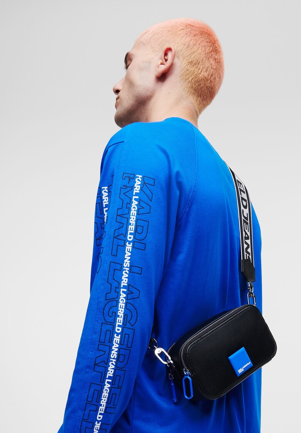 Сумка через плечо мужская Karl Lagerfeld с логотипом на ремне, черный
Сумка через плечо мужская Karl Lagerfeld с логотипом на ремне, черный