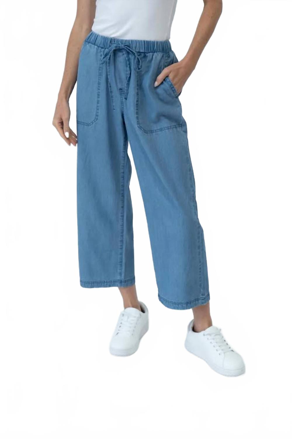 Джейми Брюки с широкими штанинами на резинке в синем цвете SIX/FIFTY
Джейми Брюки с широкими штанинами на резинке в синем цвете SIX/FIFTY