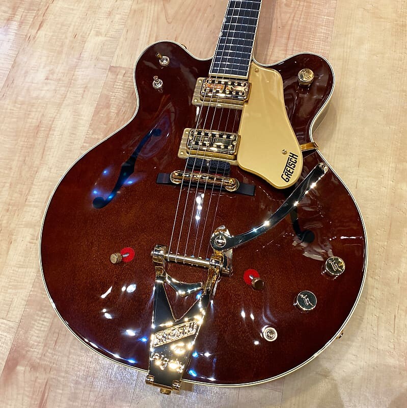 Gretsch G6122T-62 Vintage Select Edition ’62 Chet Atkins Country Gentleman — ореховое пятно
Gretsch G6122T-62 Vintage Select Edition ’62 Chet Atkins Country Gentleman — ореховое пятно