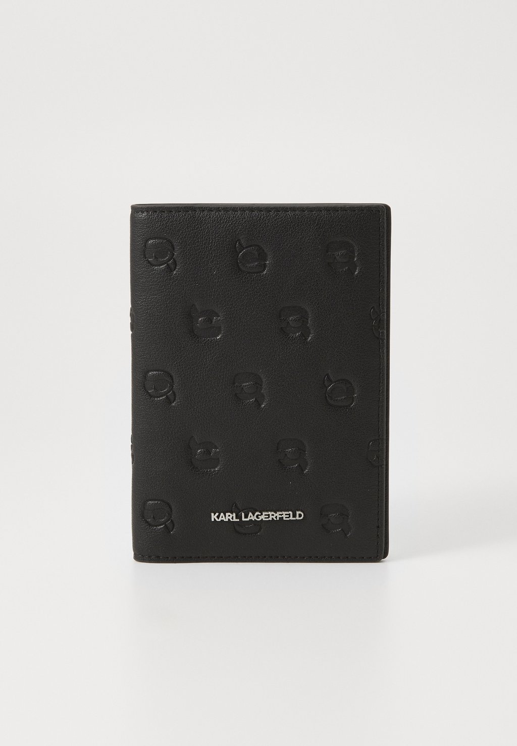Визитница IKON MONOGRAM PASSPORT CASE KARL LAGERFELD, черный
Визитница IKON MONOGRAM PASSPORT CASE KARL LAGERFELD, черный
