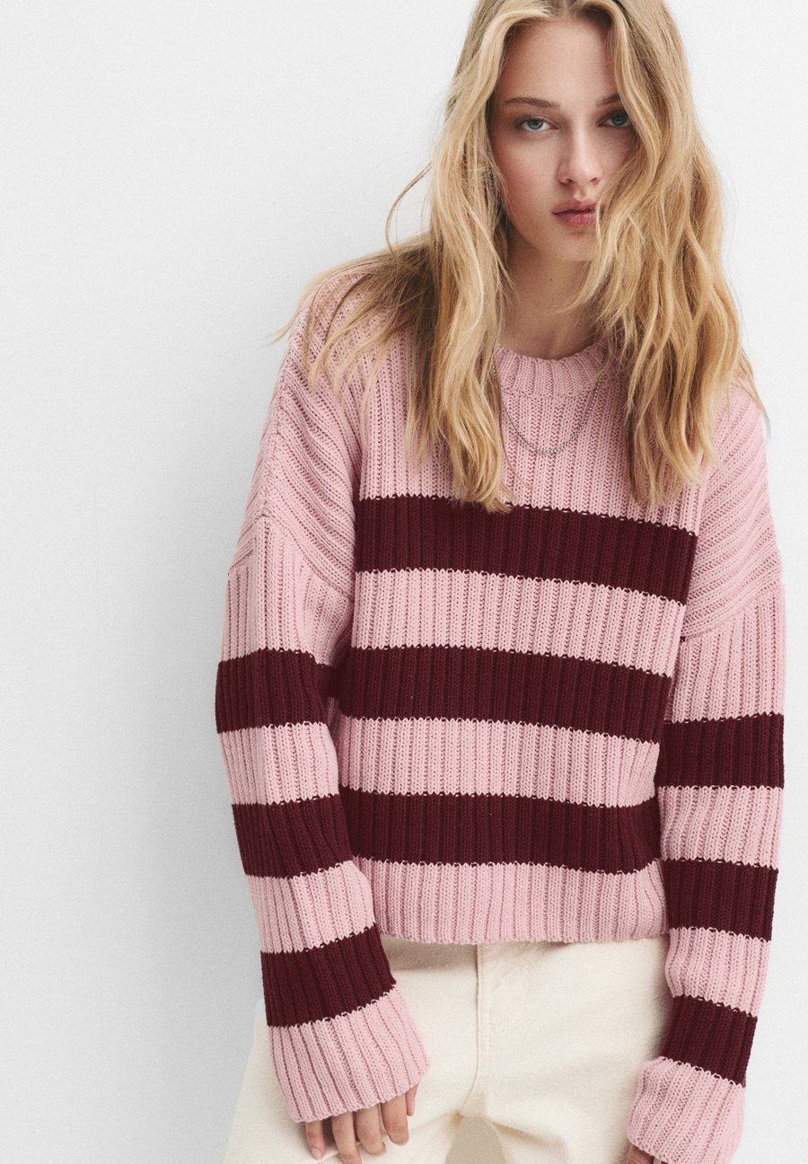 Джемпер PULL&BEAR Jumper, Bordeaux
Джемпер PULL&BEAR Jumper, Bordeaux