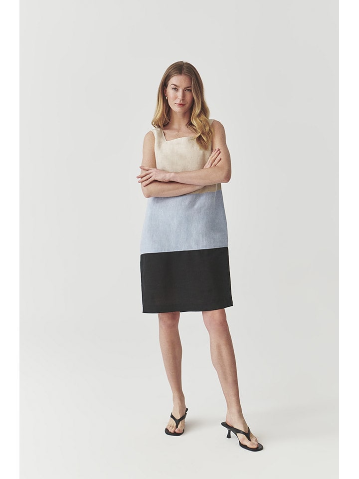 Платье до колена TATUUM
Платье до колена TATUUM