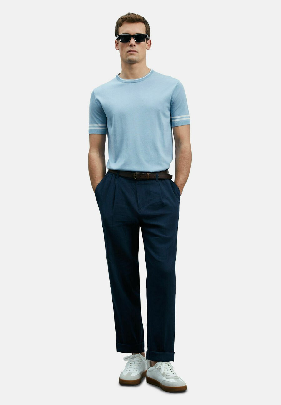 Футболка Lufian ROBERT, Blau/Blue
Футболка Lufian ROBERT, Blau/Blue