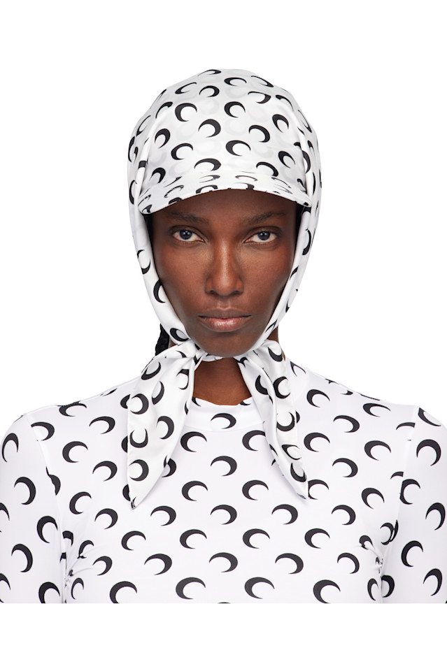 Marine Serre Шелковая шапка с вуалью «Белая луна»
Marine Serre Шелковая шапка с вуалью «Белая луна»