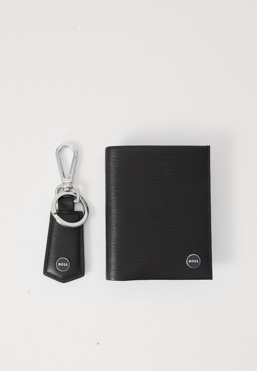 Кошелек BOSS BIFOLD&KEYRING SET, Black
Кошелек BOSS BIFOLD&KEYRING SET, Black