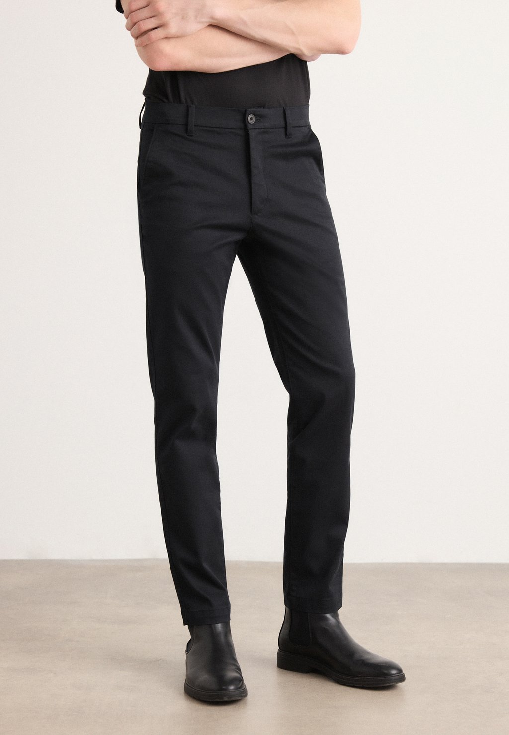 Чиносы Calvin Klein, черный
Чиносы Calvin Klein, черный